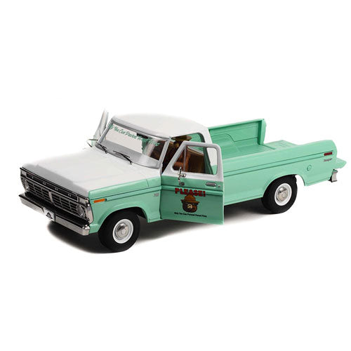 1975 Ford F-100 Forest Service with Bear 1:18 Scale (Green)