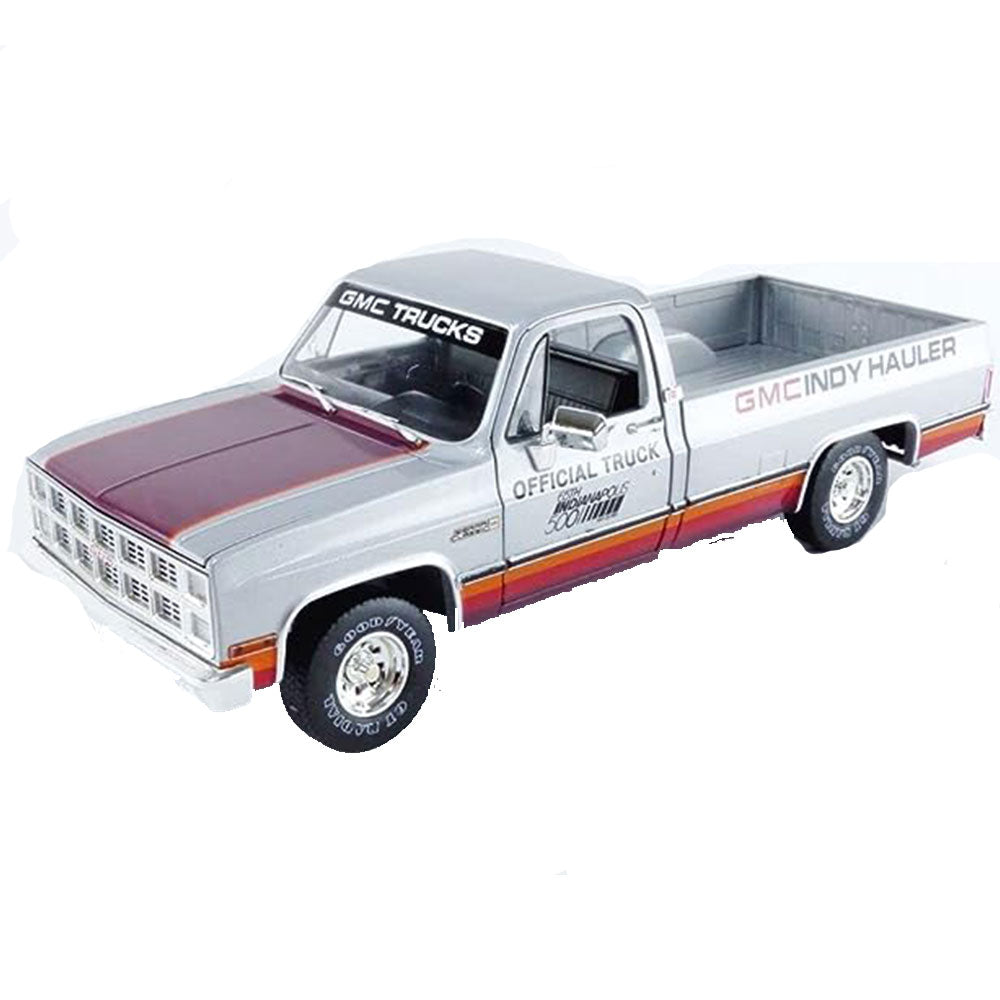 GMC Sierra Classic 1500 1:18 Model Truck